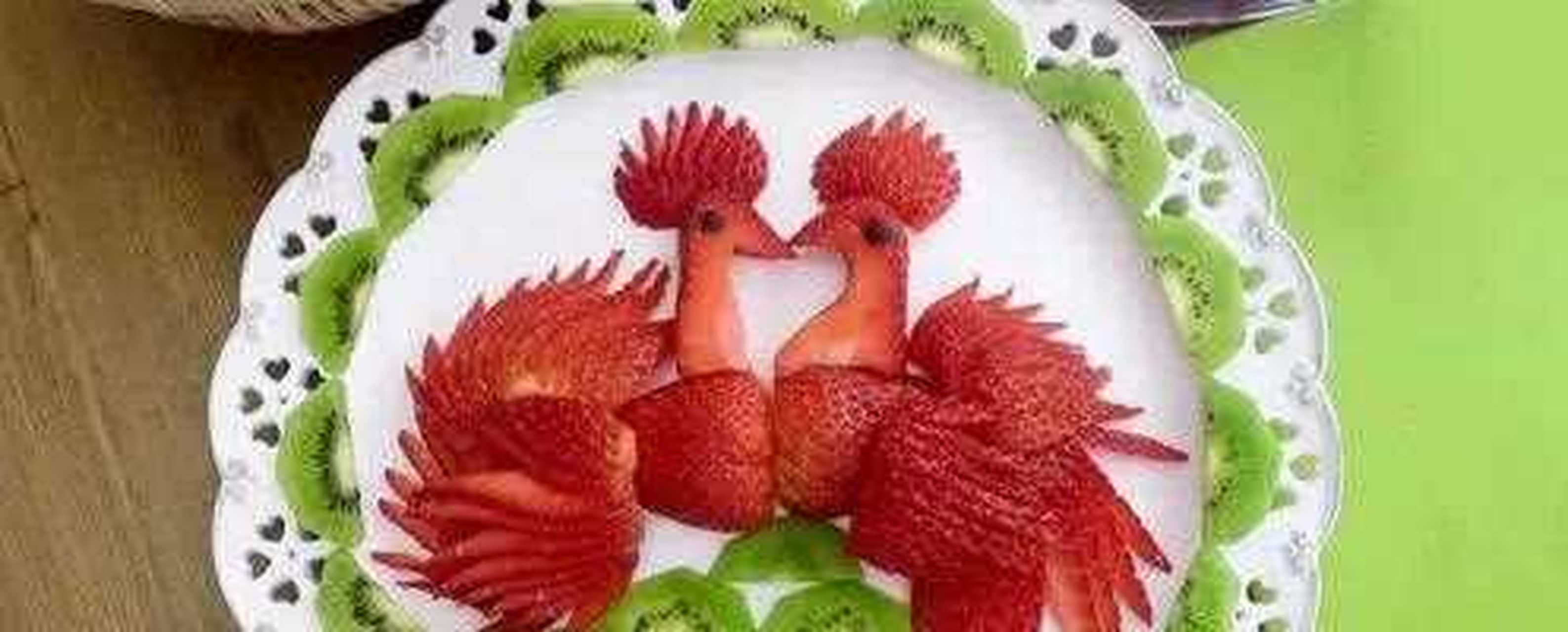 最美的凤凰水果拼盘!美食图片分享!