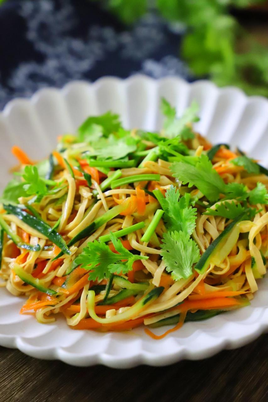 这样吃比肉菜受欢迎,开胃又解暑,减脂期也能放心吃[照相机] 凉拌云丝