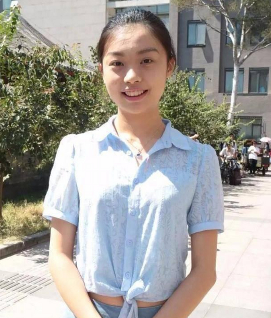 华师一附中王煜焜高考697分,被班主任称赞是教书40多