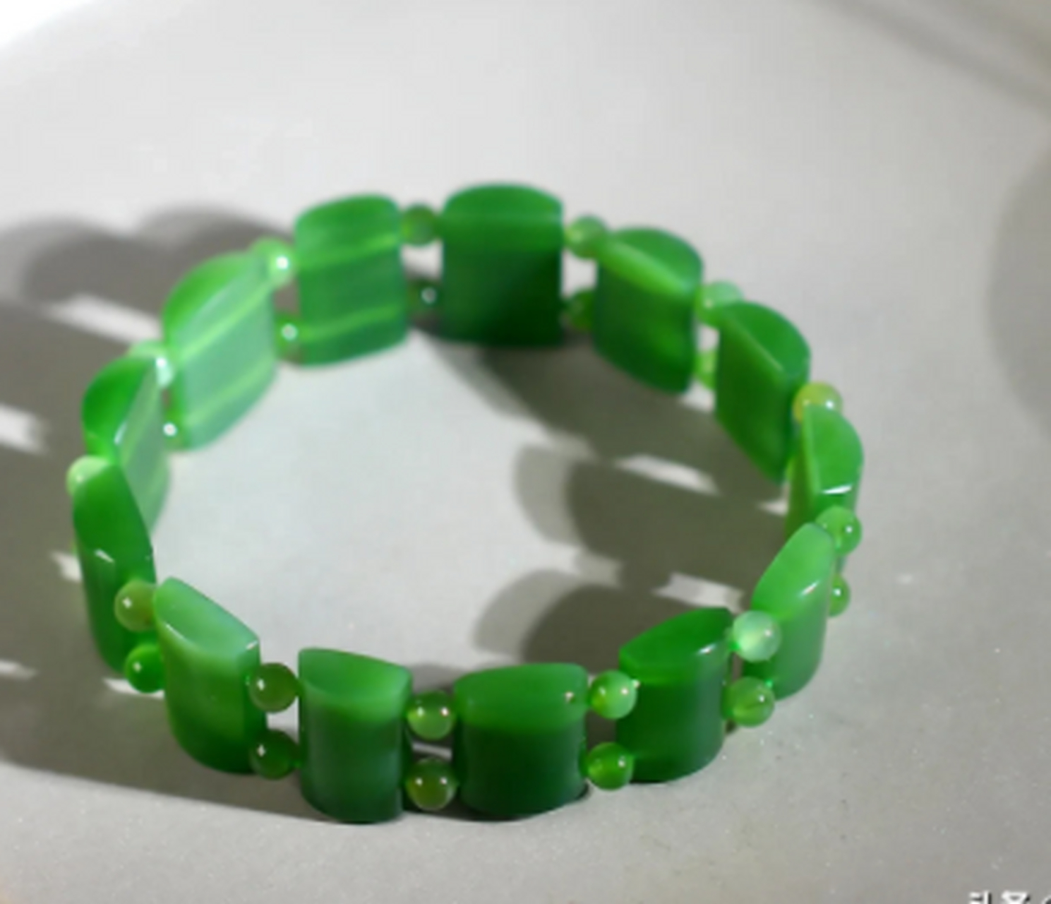 点击头像看直播##和田玉# 藏品老坑碧玉正阳绿,冰底满绿,惊艳美物,冰