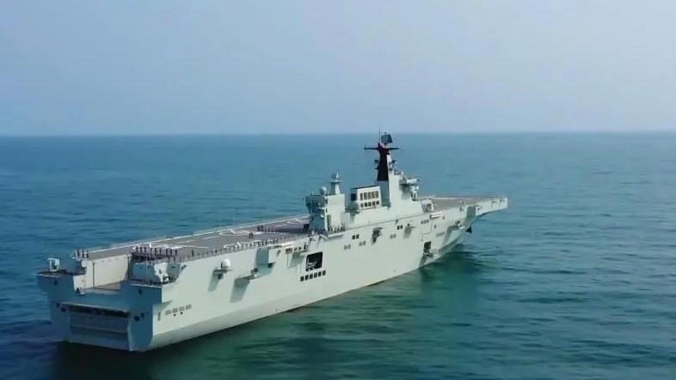 在075型两栖攻击舰交付解放军海军部队之后,075型两栖攻击舰也成为了