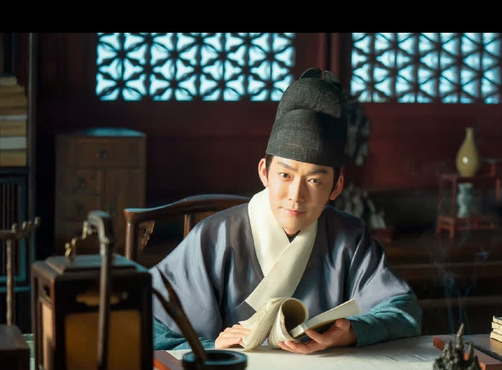 以前有《刚好遇见你》里温柔的文物教授陶唐,后来在电视剧《希望》