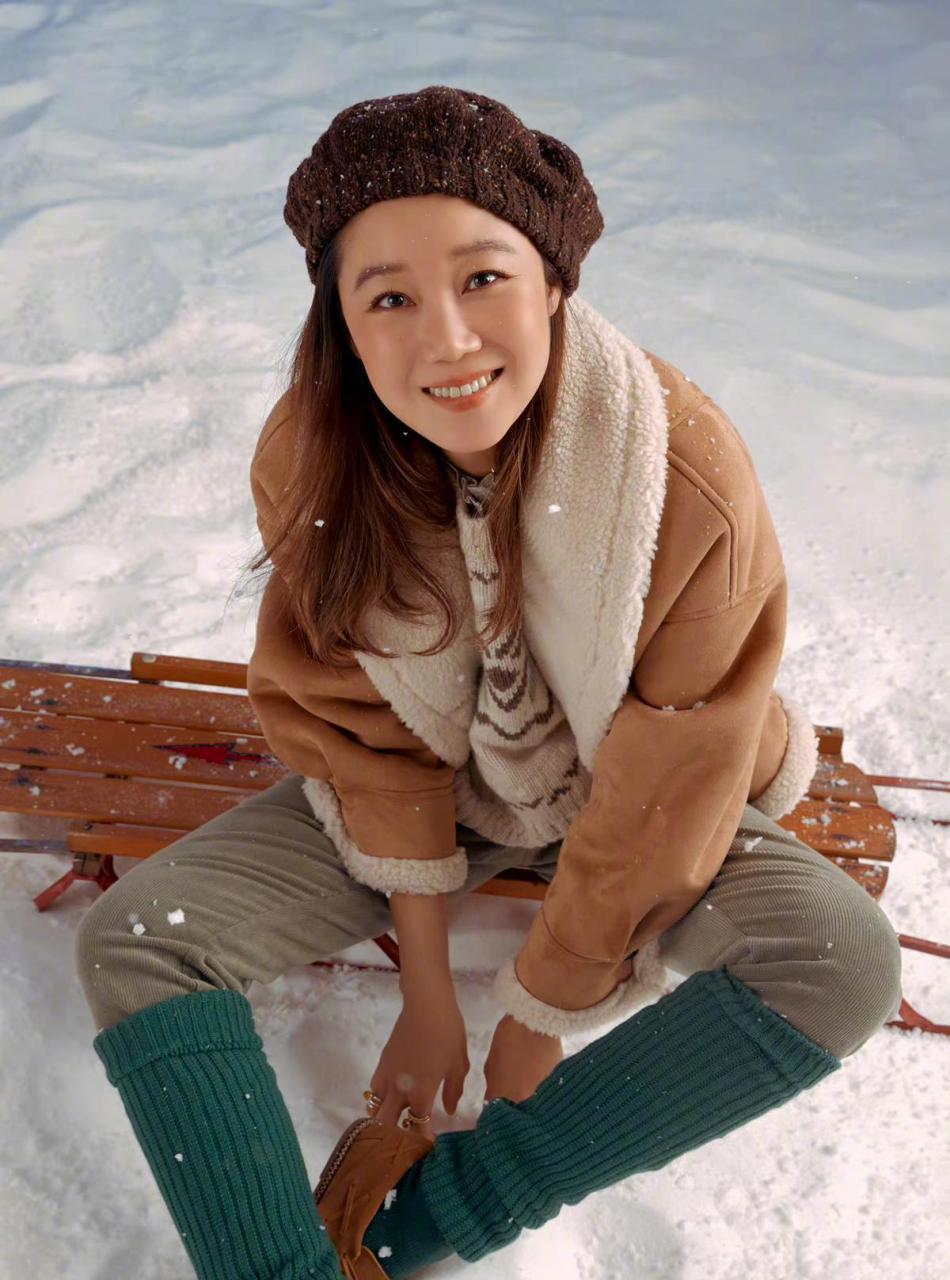 孔孝真xthursdayisland冬季画报,宛如森林精灵一般的孔布利,古灵精怪