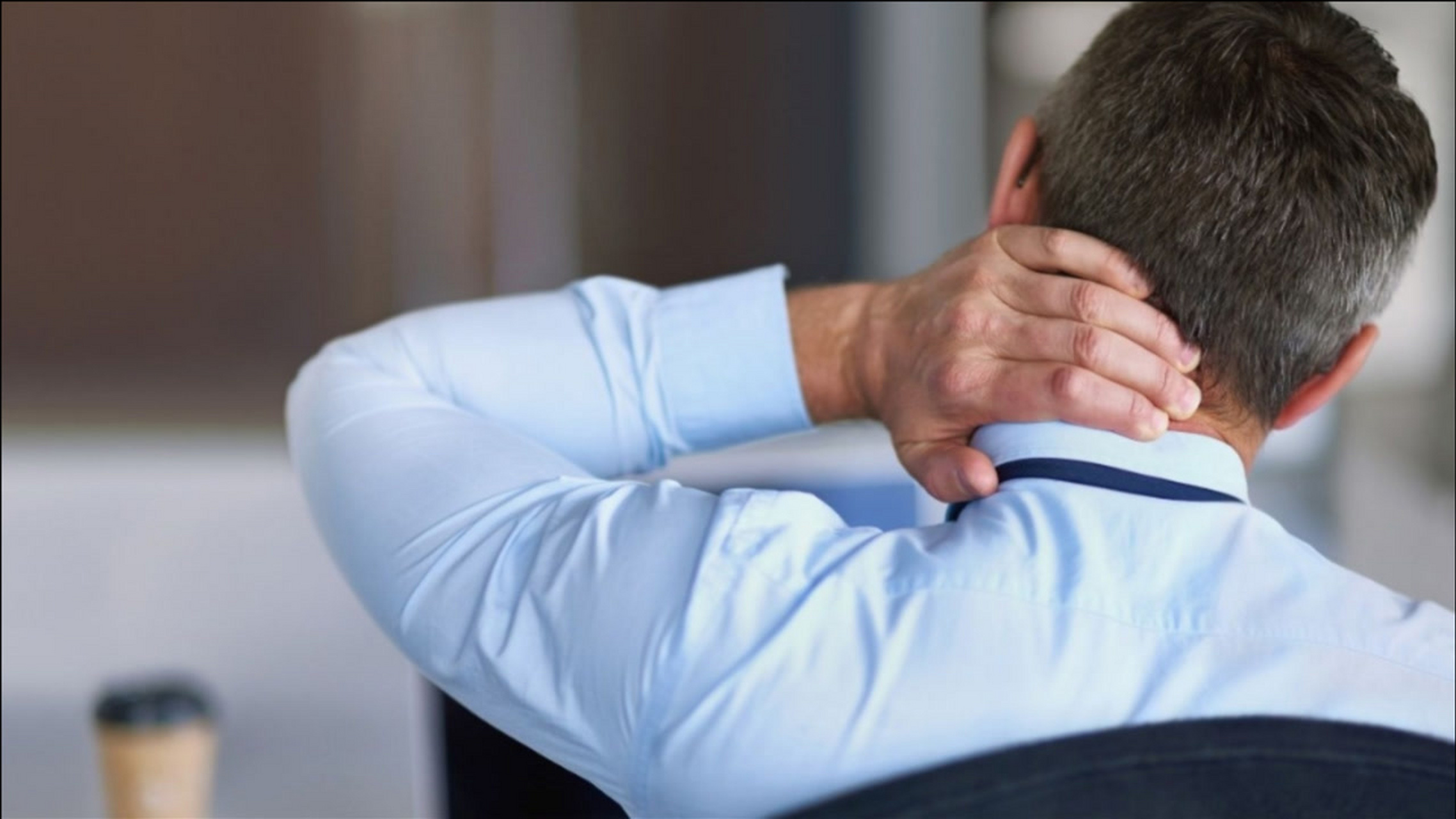 后脑勺一阵阵刺痛,多数为枕大神经痛,枕大神经左右两侧都有,左侧耗栽