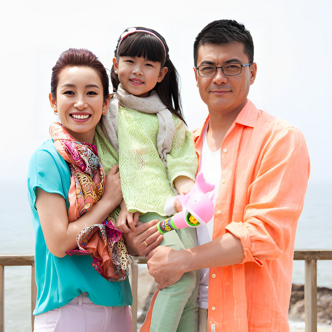 她的丈夫王新军非常爱她,不仅要照顾刚出生的孩子,还要照顾妻子!