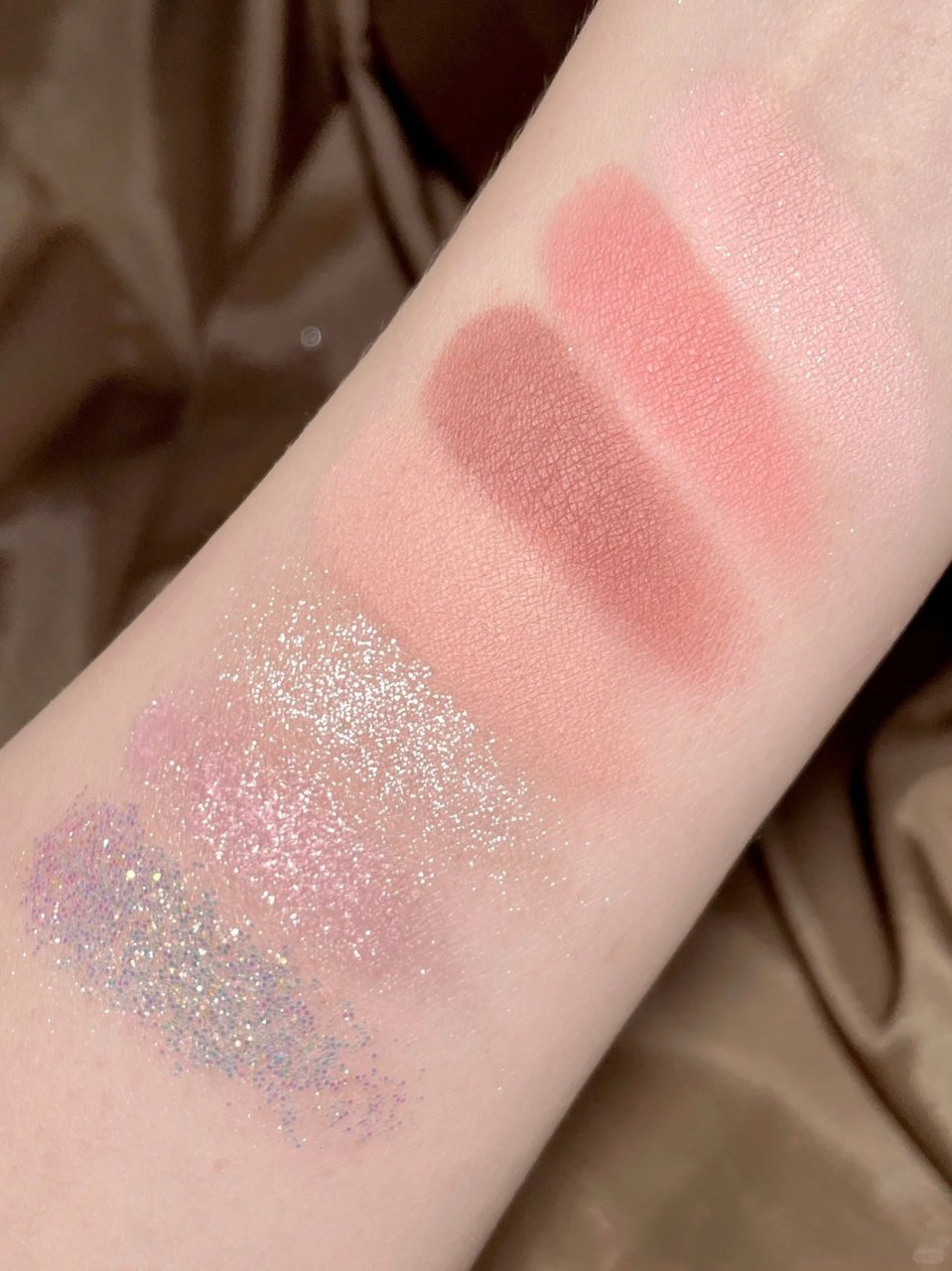 705桃香玫瑰配色是低饱和的玫瑰桃粉色系 画出来给我的感觉就是甜妹!