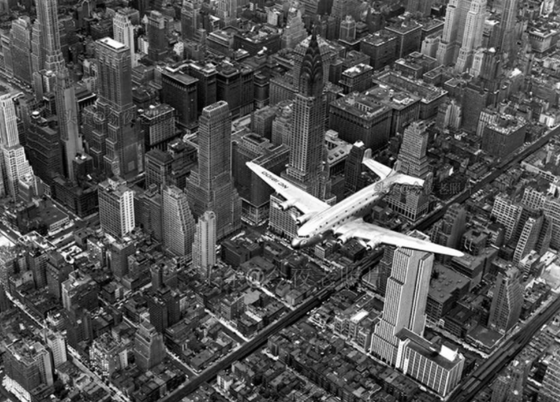 那个火热的年代,人们拉着胶皮车,装着着一切金属制品去铸铁炼钢.