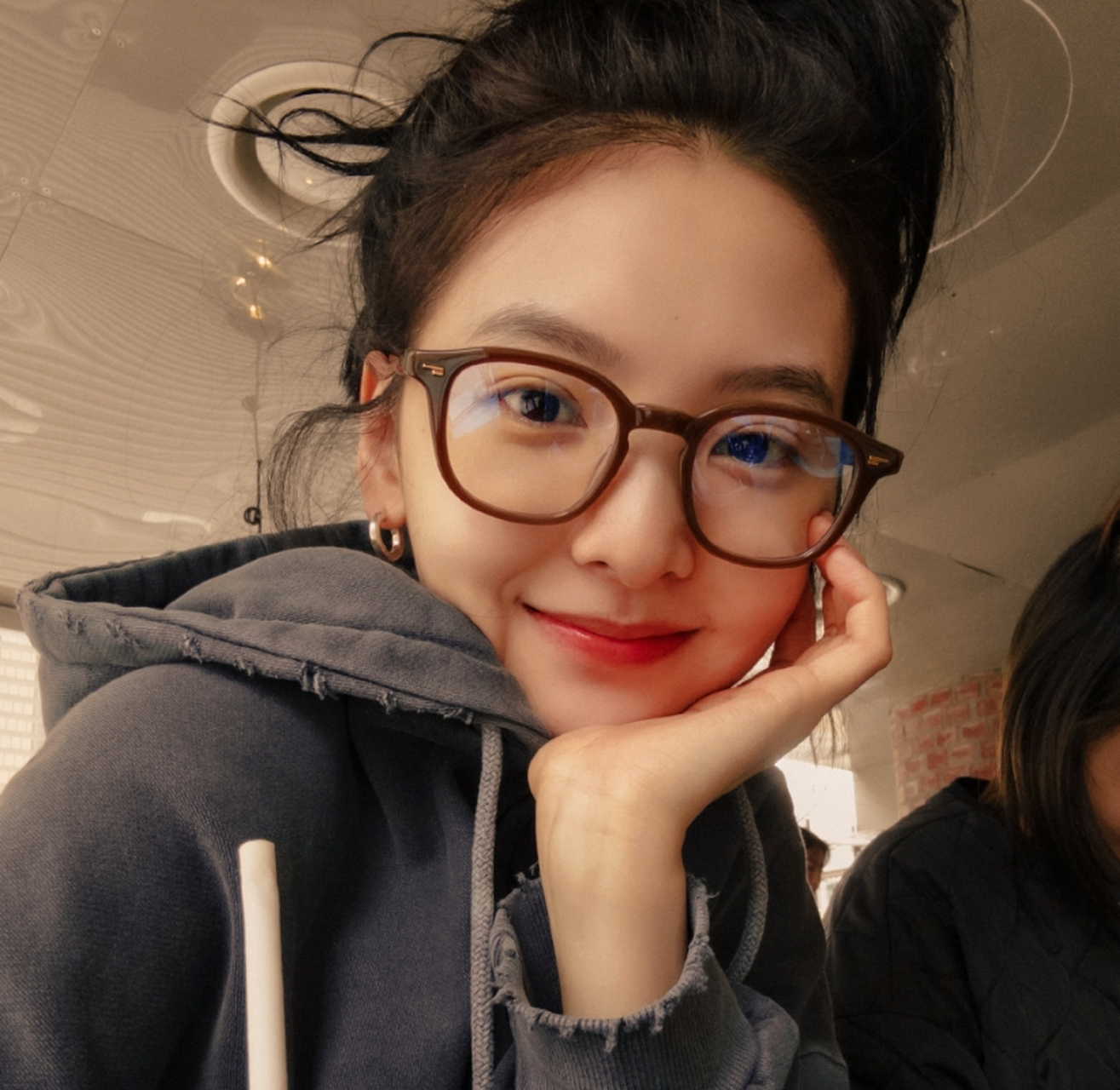 活泼可爱,娇嗔欲滴的#章若楠# 甜美清纯,小鸟依人,千娇百媚,气质非凡