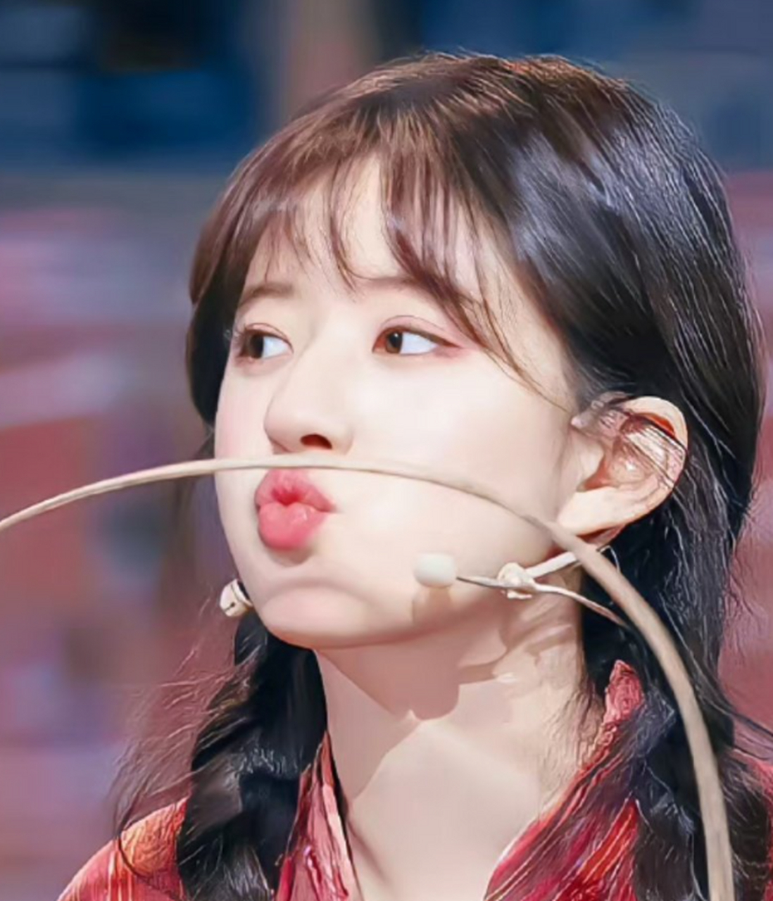 赵露思这嘟嘴是在索吻么,来亲亲抱抱举高高 #赵露思# #秋日生活创作季