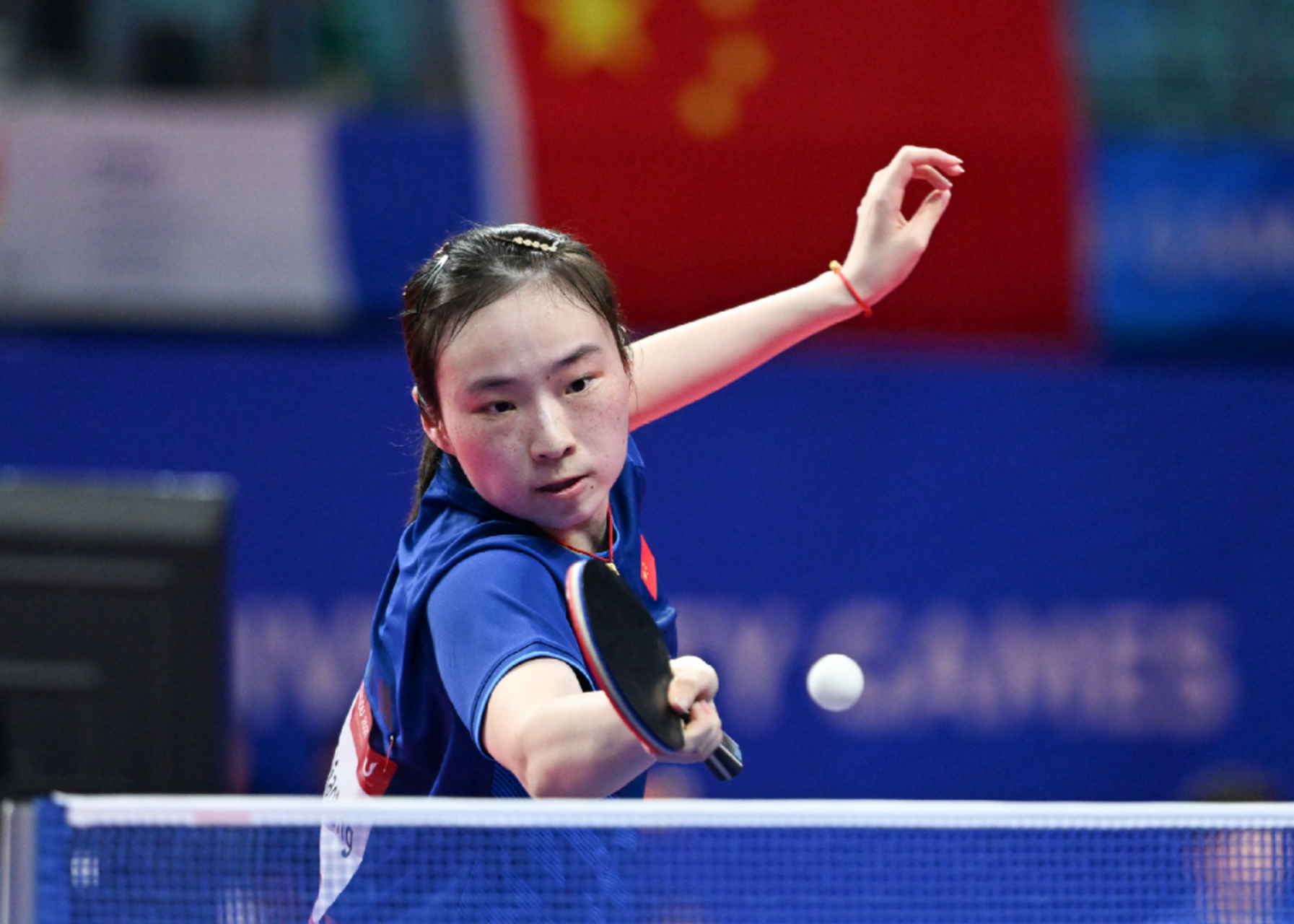 女单1/16强王晓彤4-0泰国选手塔莫尔万  4局比分:11-9,11-9,11-2,11