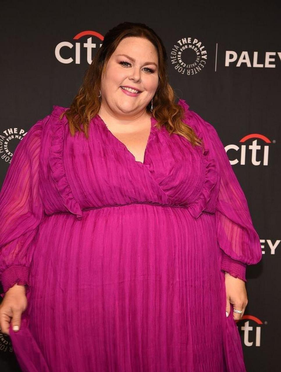 大码模特克丽丝-梅茨出席第39届洛杉矶电视节颁奖礼