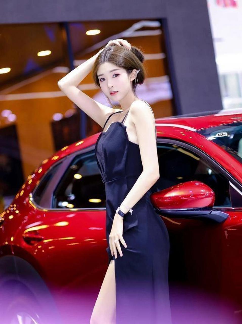 婀娜多姿的车模之花李凉凉,结婚后粉丝骤减身价暴跌