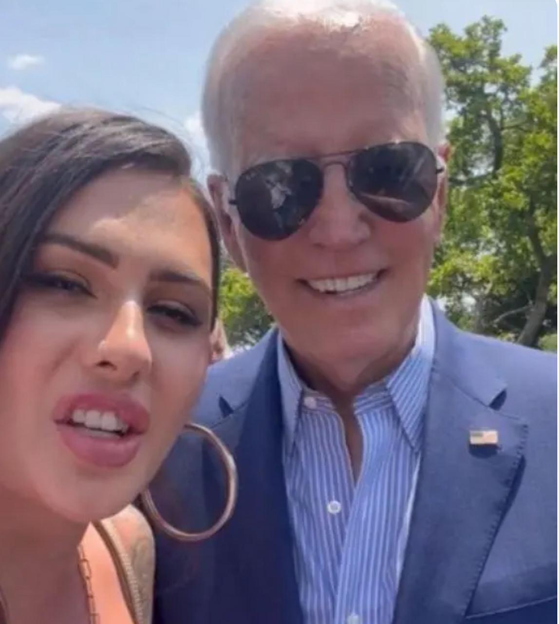 报道称,蒙托亚在与拜登总统和第一夫人吉尔·拜登的合影后,竟在白宫南