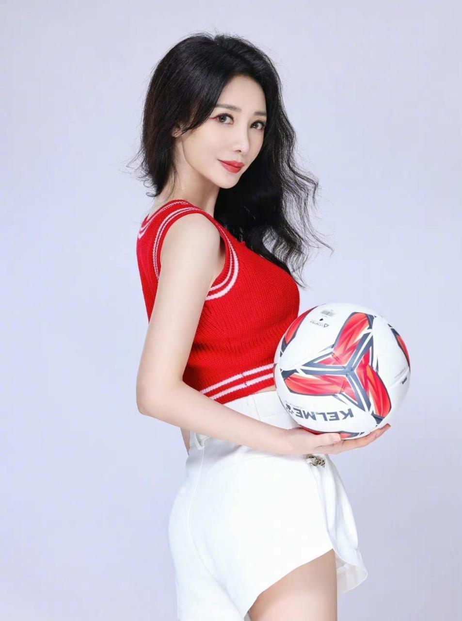 活力运动风足球宝贝柳岩