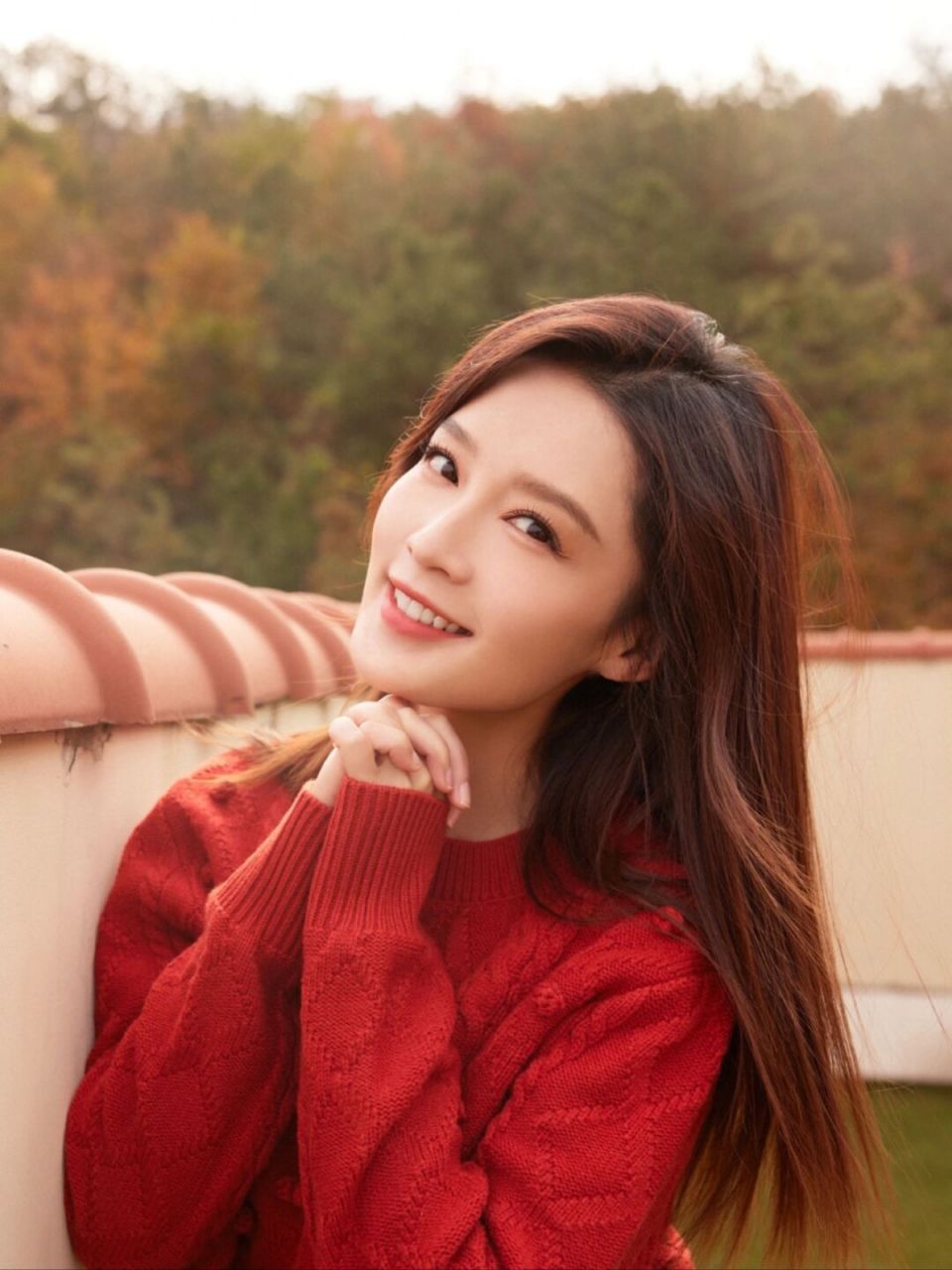 李沁20211208晒出一组 冬日暖阳氛围感随拍