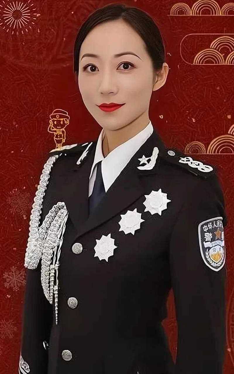 穿上军装英姿飒爽 赞女兵美丽动人,也向咋们中国人民警察致敬[什么鬼]