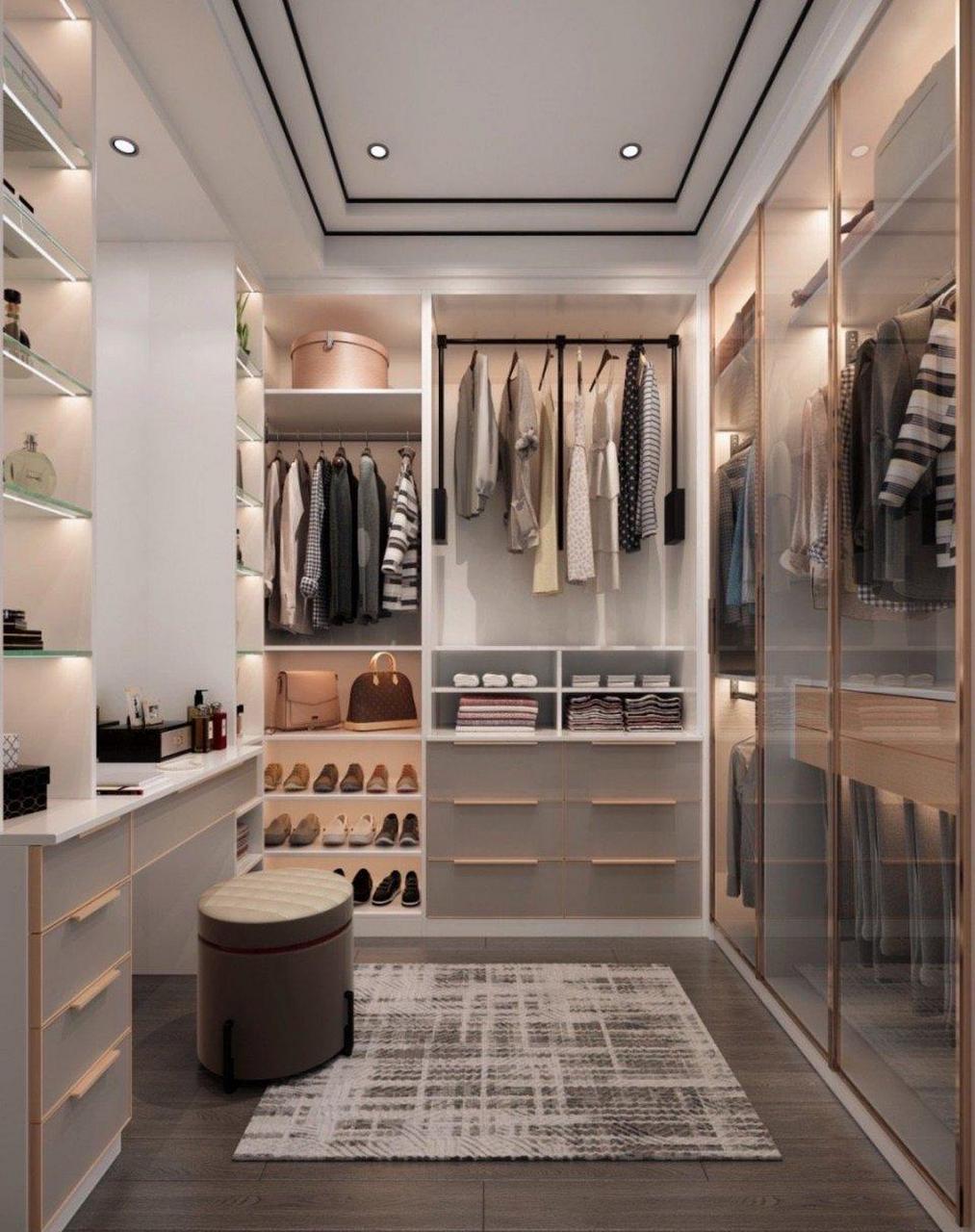 挤出5平米,增加一个精致衣帽间.  你喜欢这样的装修吗?喜欢点个赞吧.