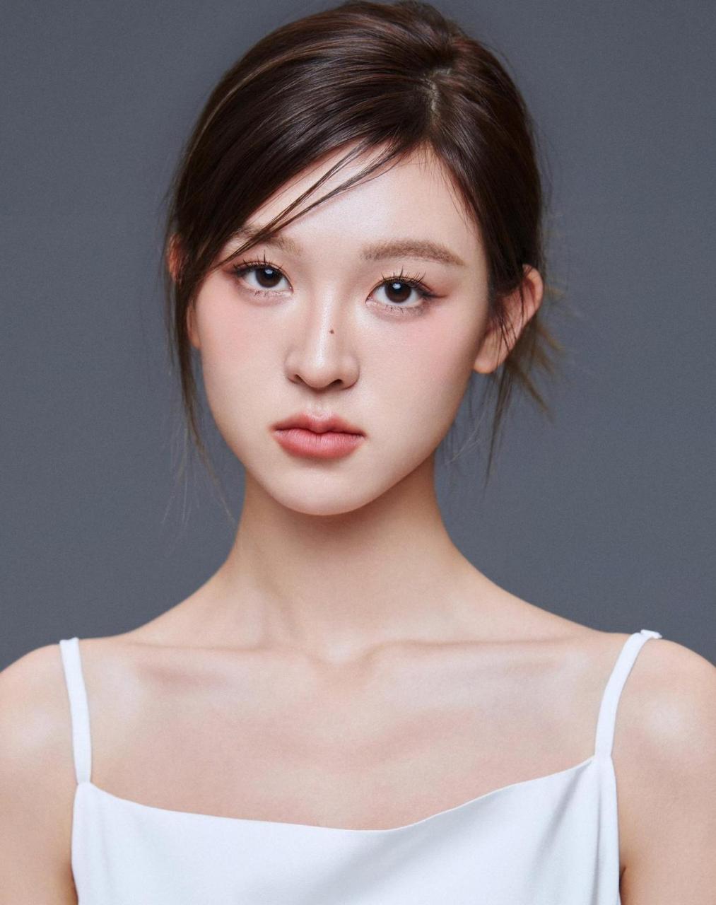 中国美女脸蛋标准图片