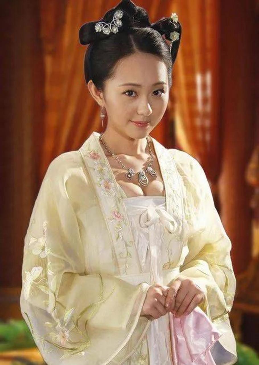 gif创作人# 公元670年,这武敏之自从惟良,怀运二人,处死以后,在家中