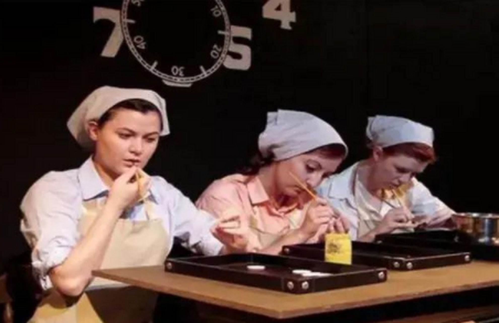 1928年,法医对一名已经死去5年的美国女孩进行开棺验尸,棺中肉身已经