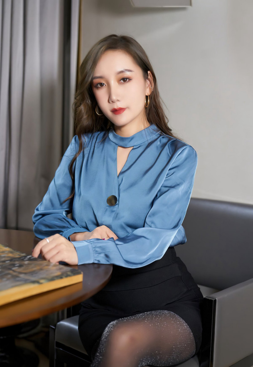 艾静香短裙高颜值美少女私房套图