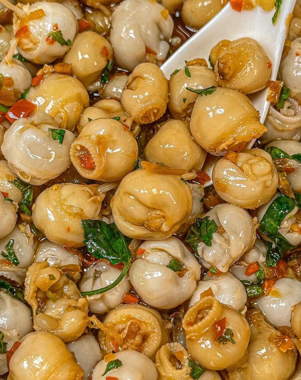 一定要试试这个凉拌墨鱼嘴…… 酸酸辣辣巨开胃….