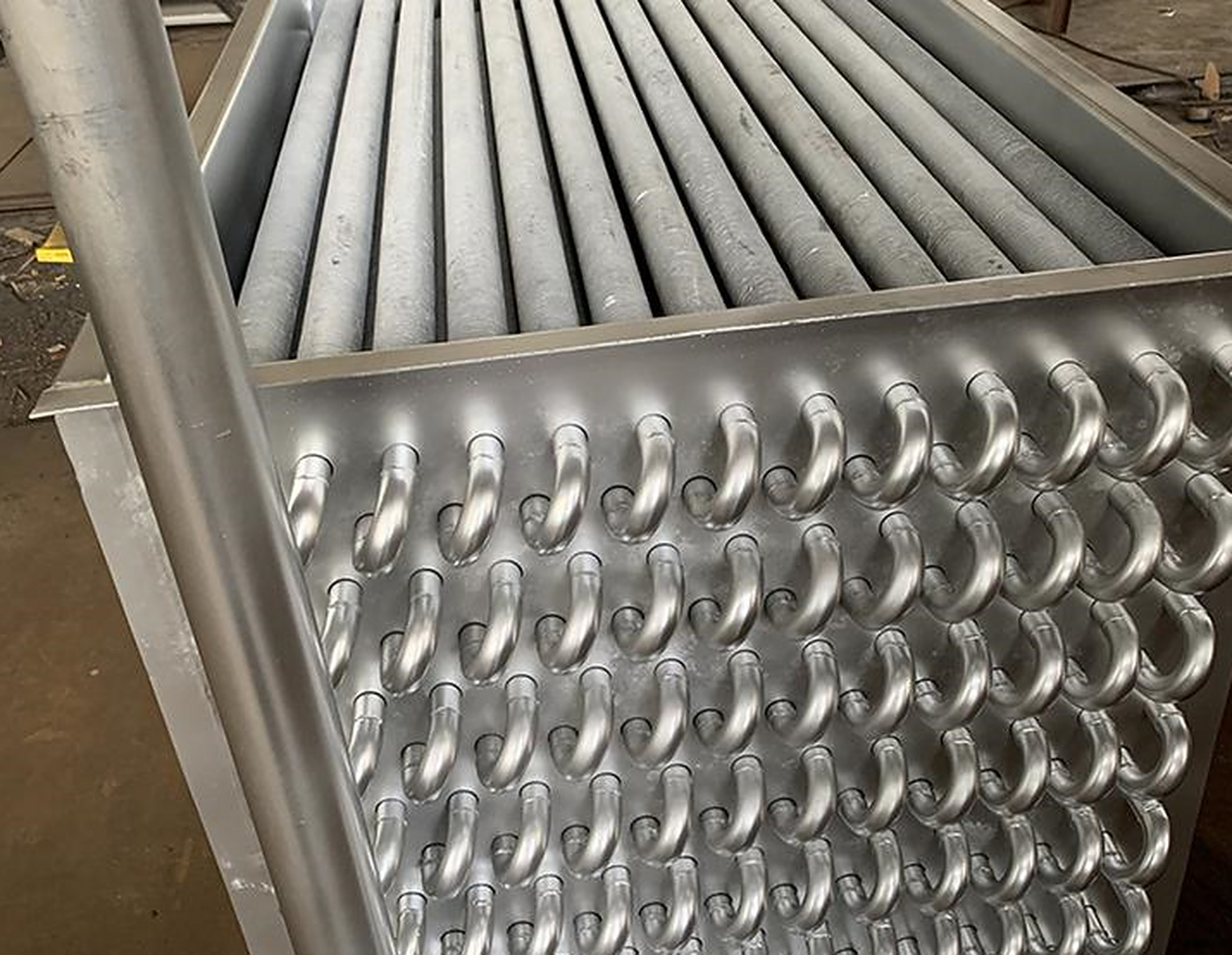 鳍片管制作过程 高频焊接翅片管,由于生产工艺等方面的限制,使得此种