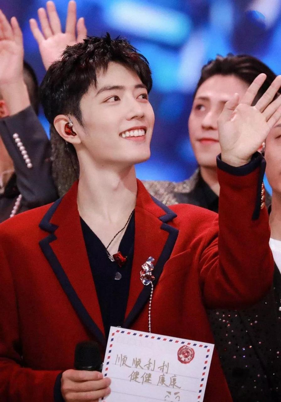 肖战跨年合照太帅了