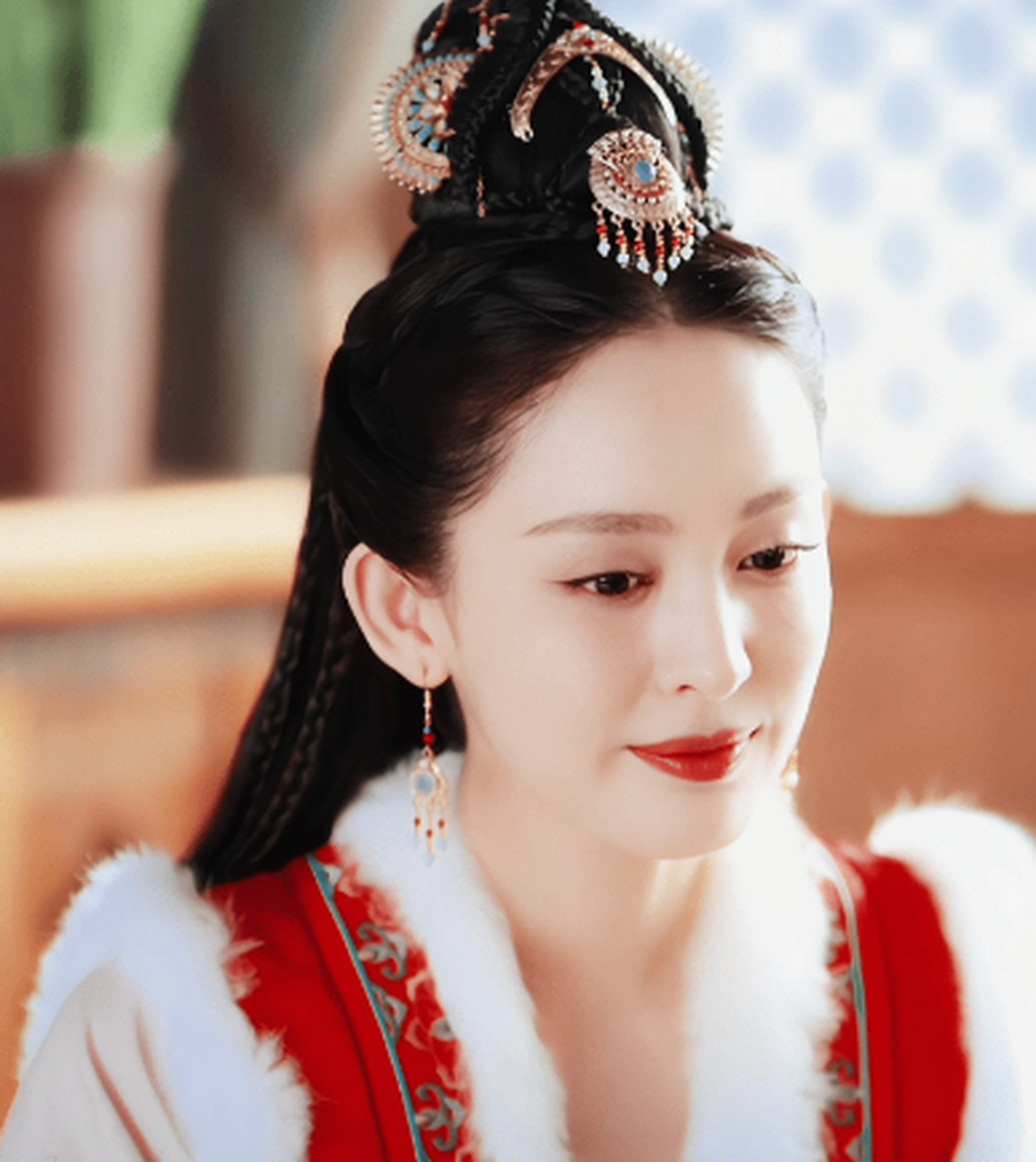 娜扎那张清丽脱俗的脸蛋,让所有人都被她那绝美的容颜所折服,即使没