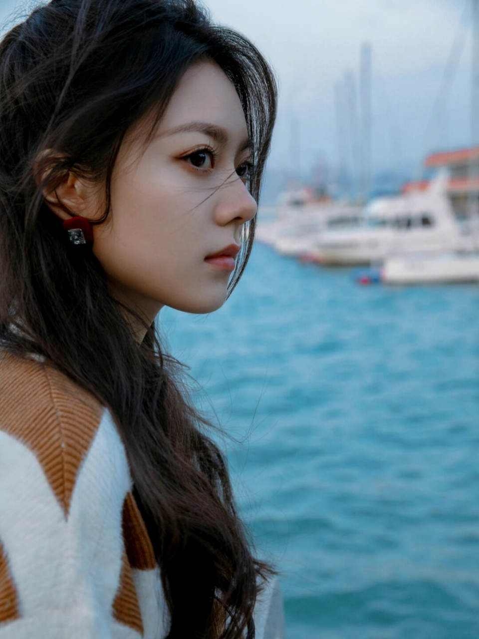 赵今麦最新写真集来啦  大家是不是对赵今麦的近况感到好奇呢?