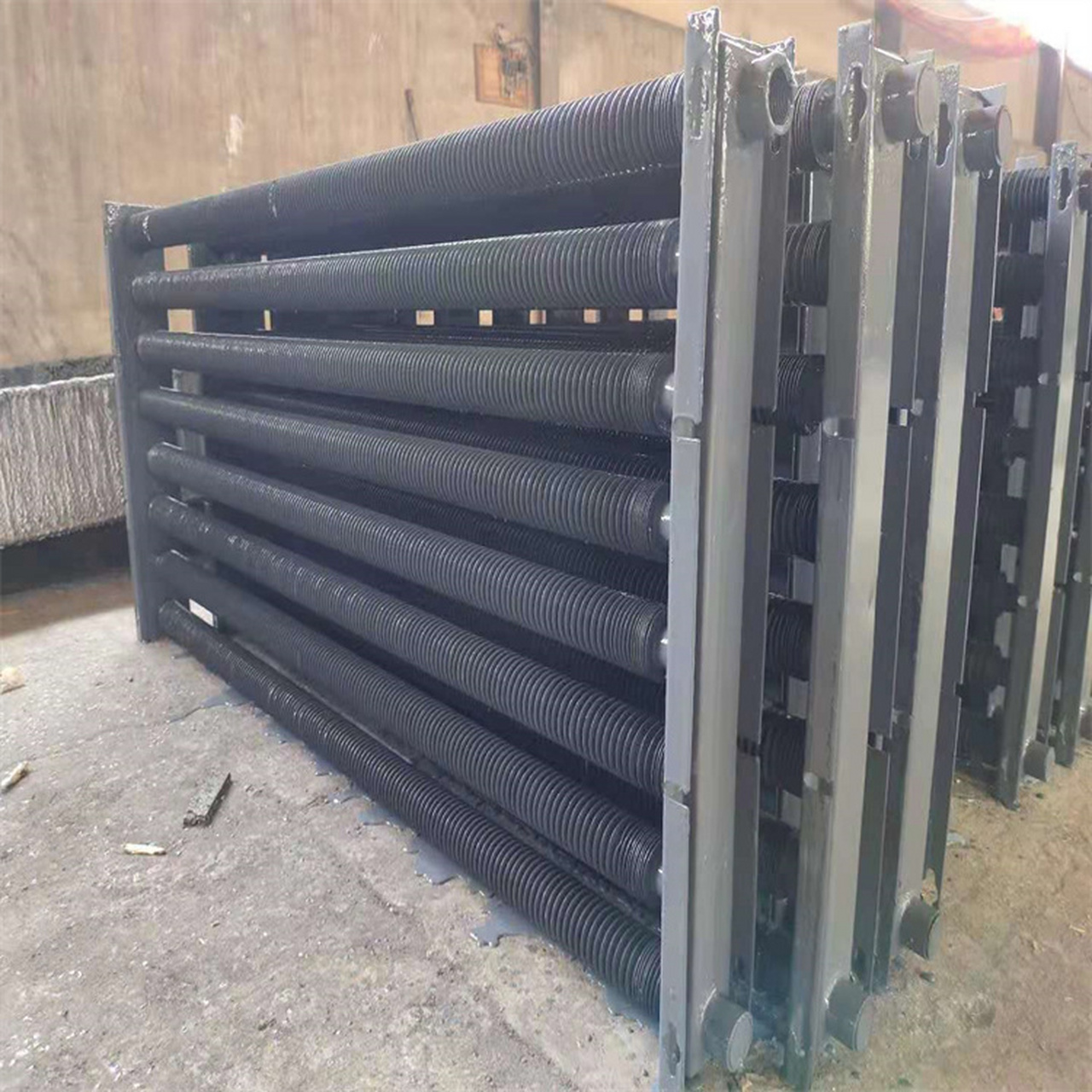 镀锌翅片管散热器02养殖大棚翅片管散热器 钢制高频焊翅片管散热器