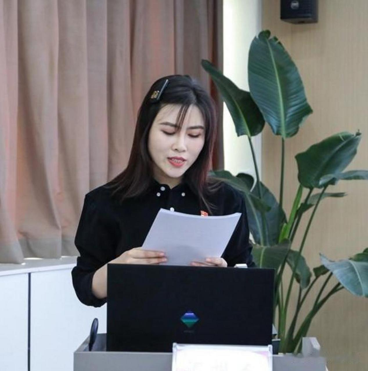 郑州工商学院常务副校长王提突然火爆网络!