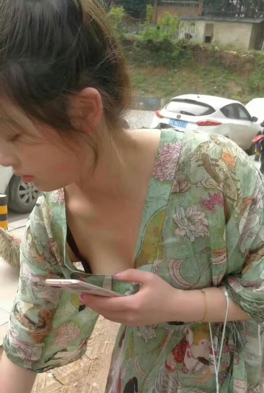 表妹用的是什么手机📱 #搞笑趣味图
