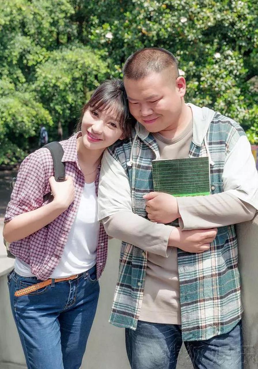 一次,马东问岳云鹏说:"你跟柳岩拍吻戏是什么感觉?