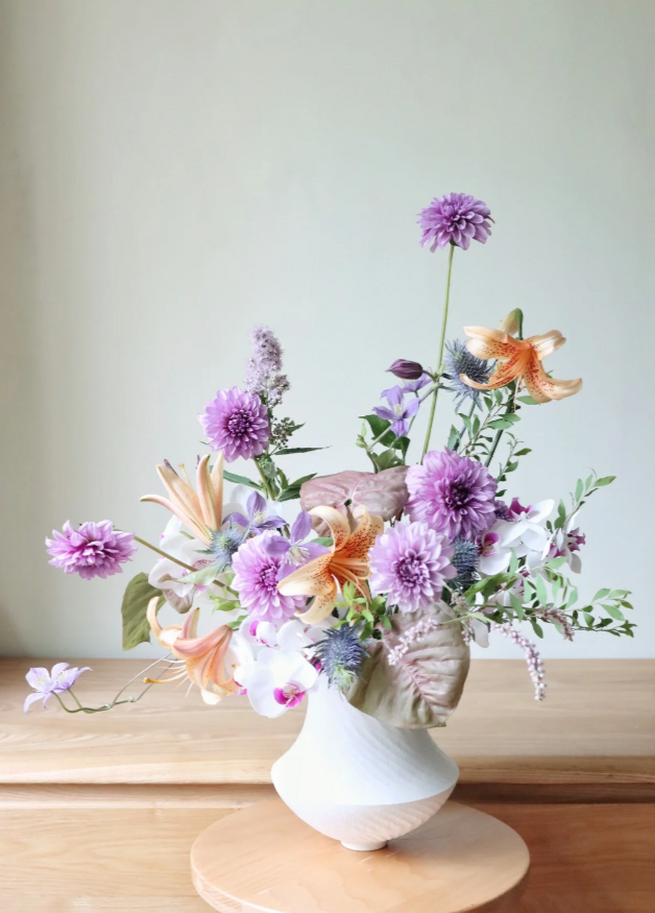 与花共舞,插花让我与大自然更近 无限回购的紫色大丽花,再次展现出其