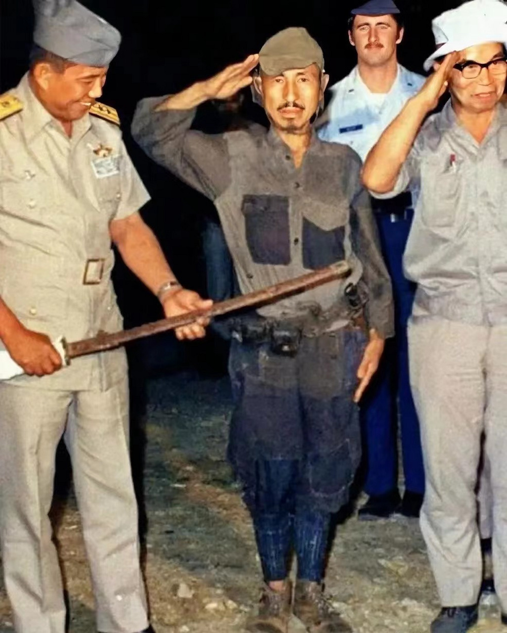 1974年,最后一个日本人小野田宽郎在菲律宾卢邦岛参战,日本无条件