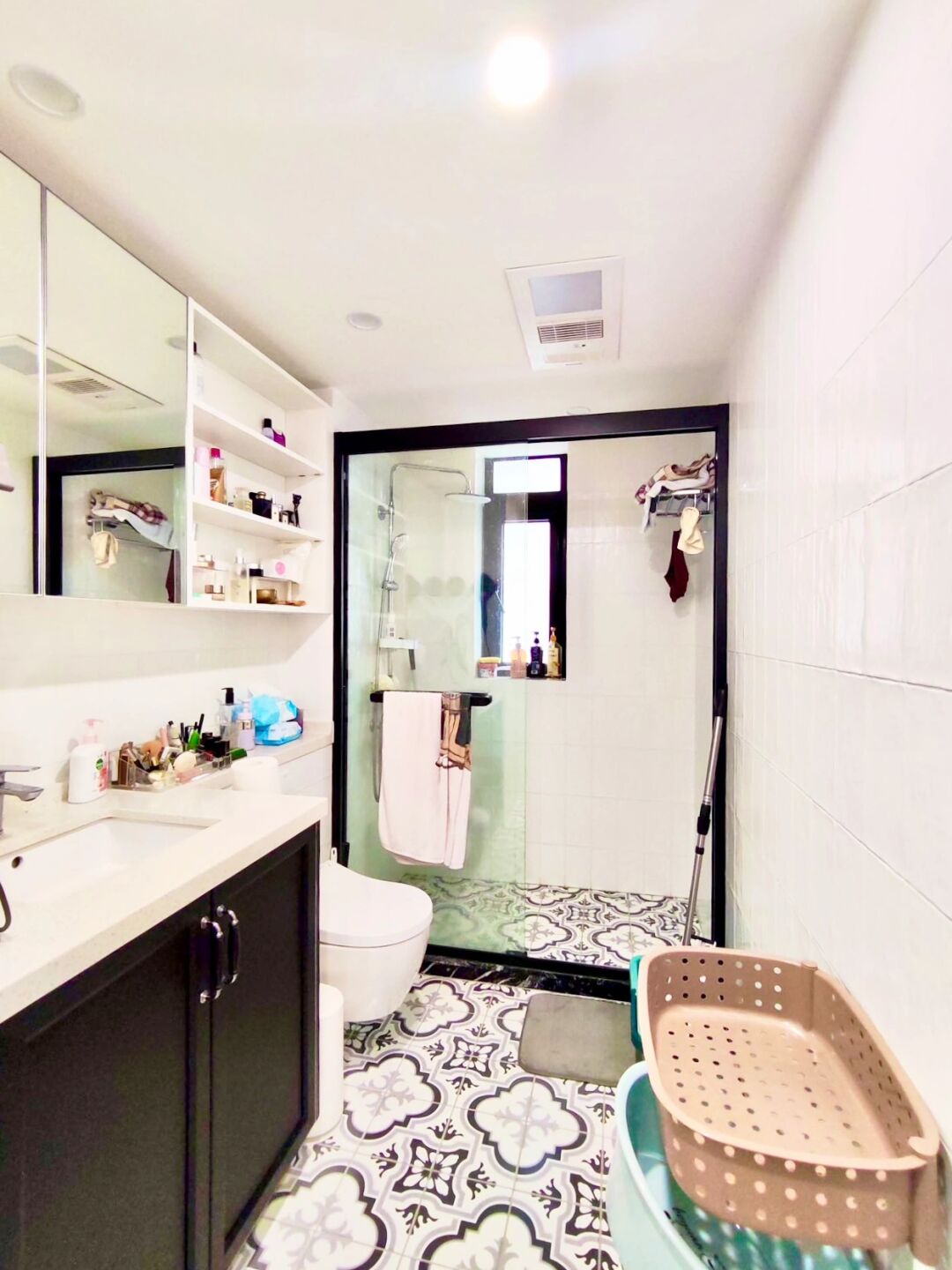 华山路总统公寓,1995年建,100m两房 华山路武康路路口,868弄的总统