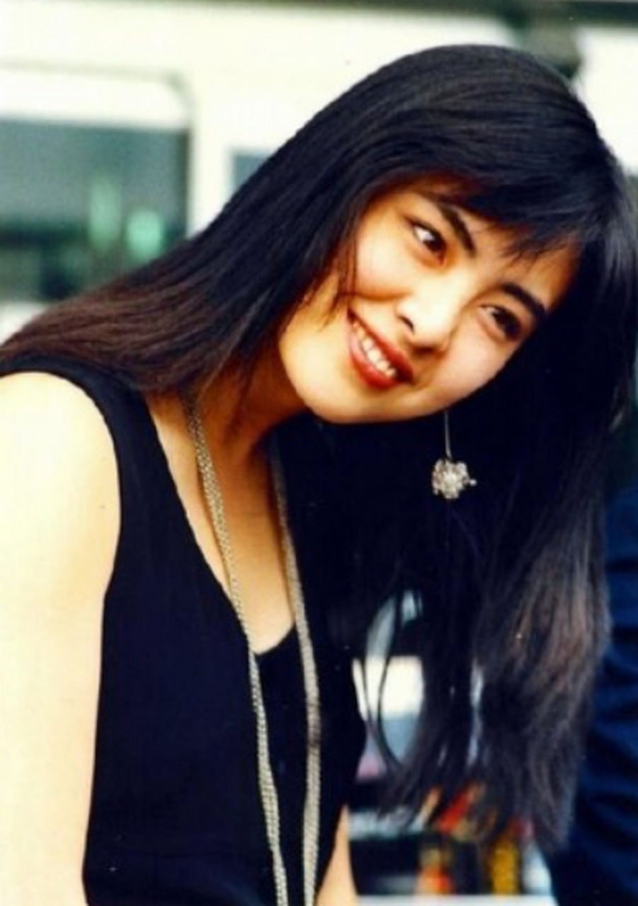 1993年,那个令人神往的年代,一位传世美人王祖贤,以她那无与伦比的