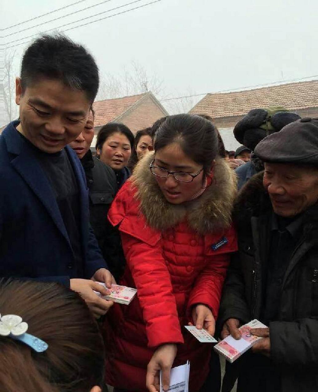 今年,刘强东再次回到家乡江苏宿迁!