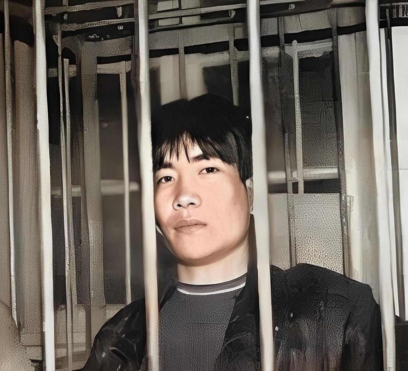 19岁的杨淑银被捕时的照片,虽然她只有19岁,但却是一名抢劫运钞车大案