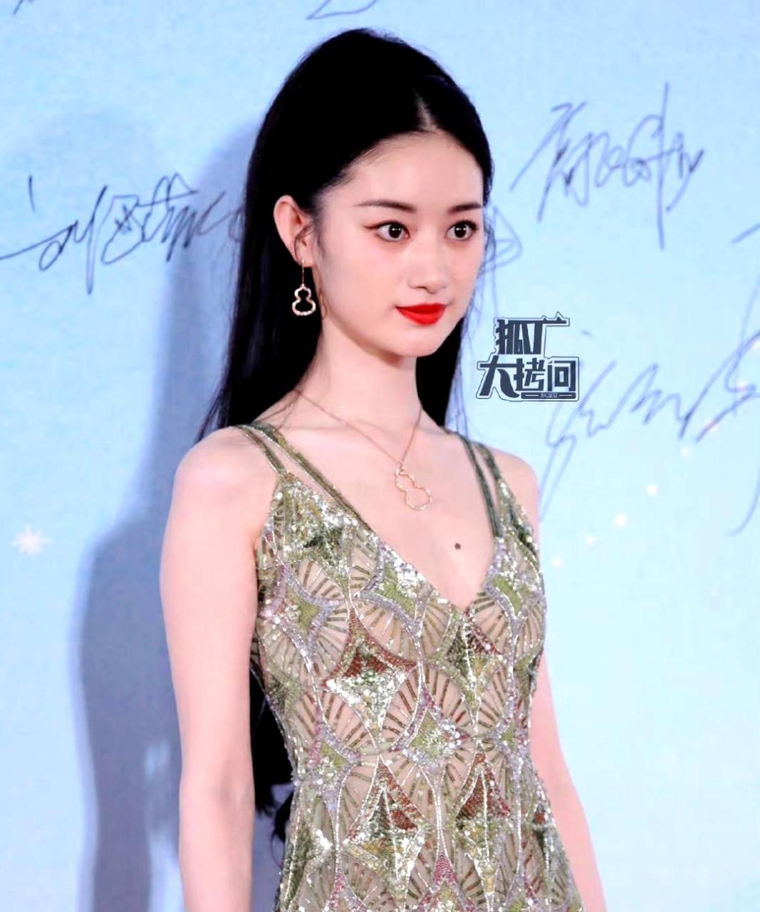 郭晓婷的造型非常美丽.