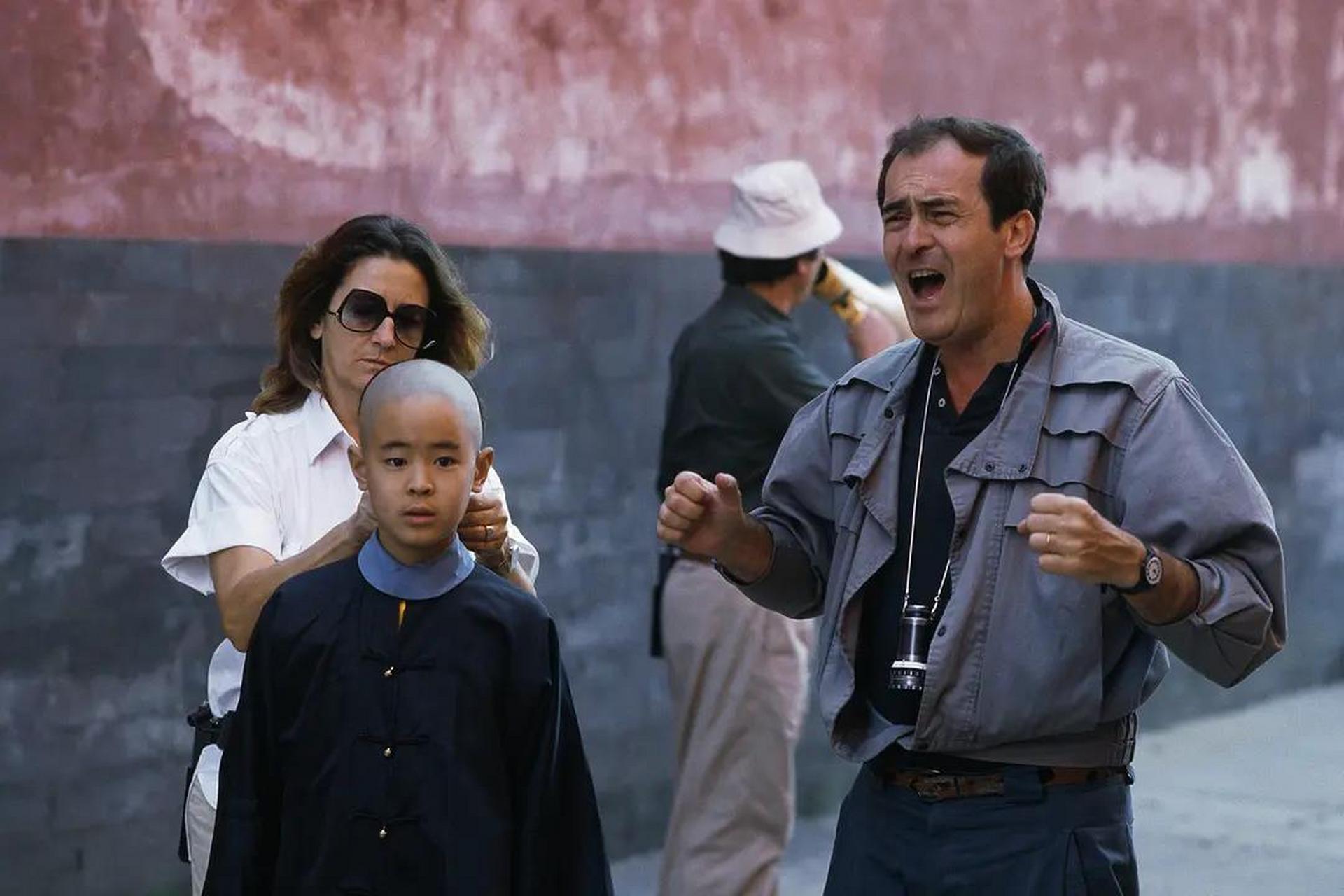 电影《末代皇帝》 剧照( 黑白照片为爱新觉罗·溥杰本人和尊龙)#娱乐