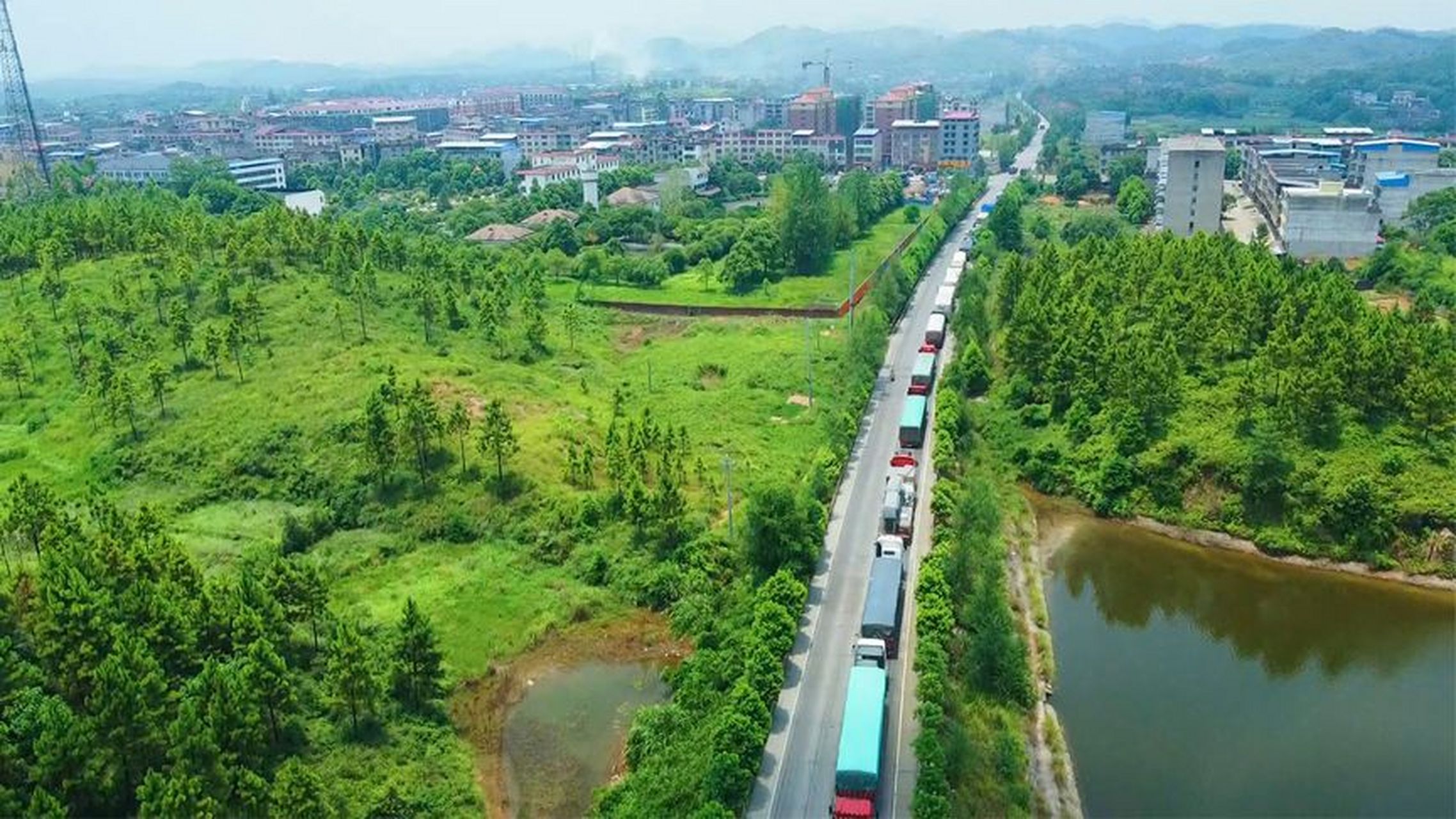 小乡镇的环城路,永州零陵区珠山镇环城路 乡镇的环城路,也一样有着它