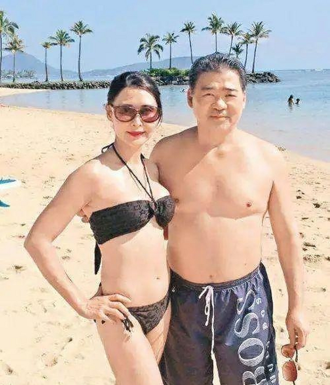 近日,叶玉卿的老公美籍华裔富商胡兆明(jeffrey wu)被爆正式破产.