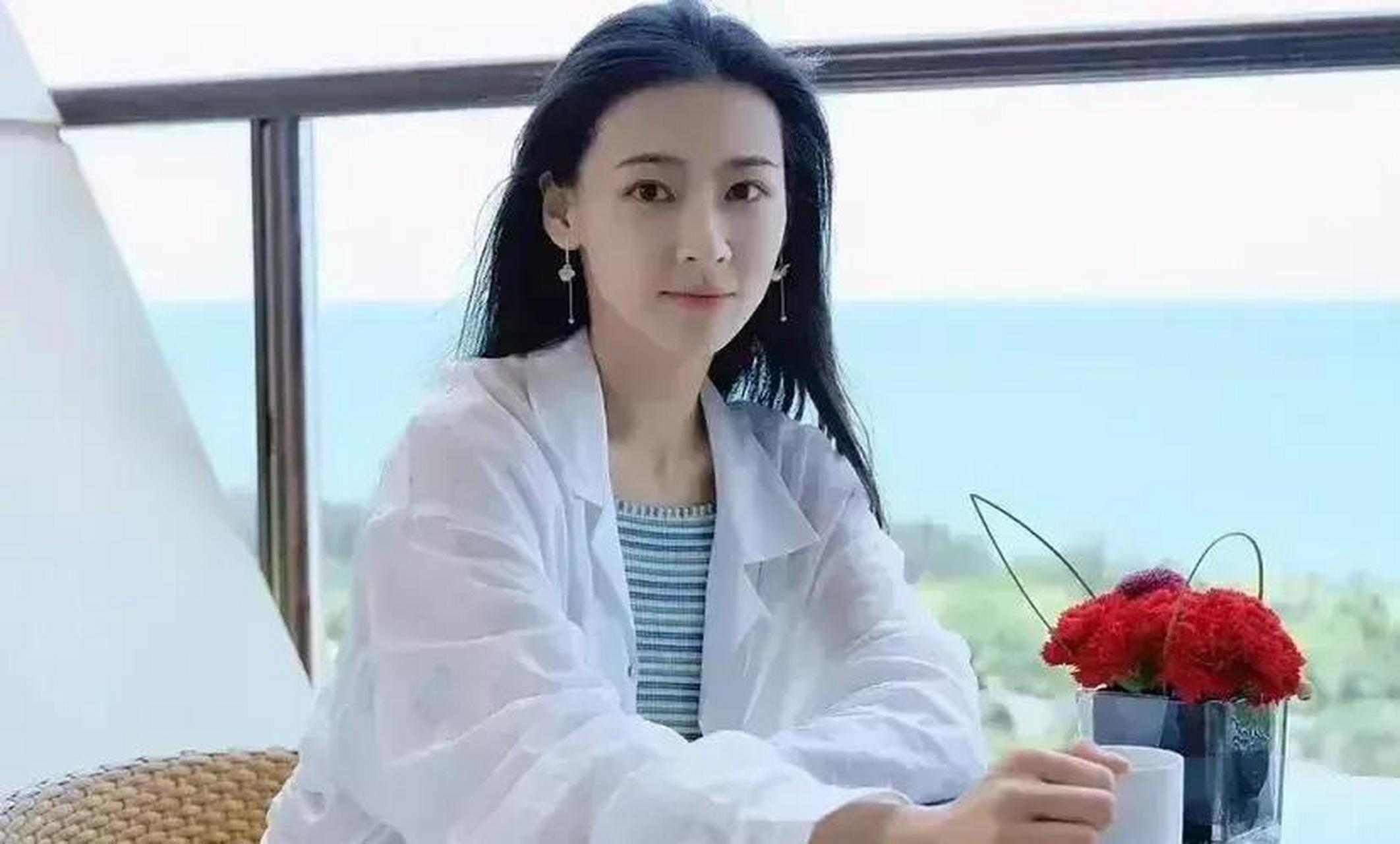 好家伙,谁能想到"德云社一哥"郭麒麟的绯闻女友竟是位知名女演员?