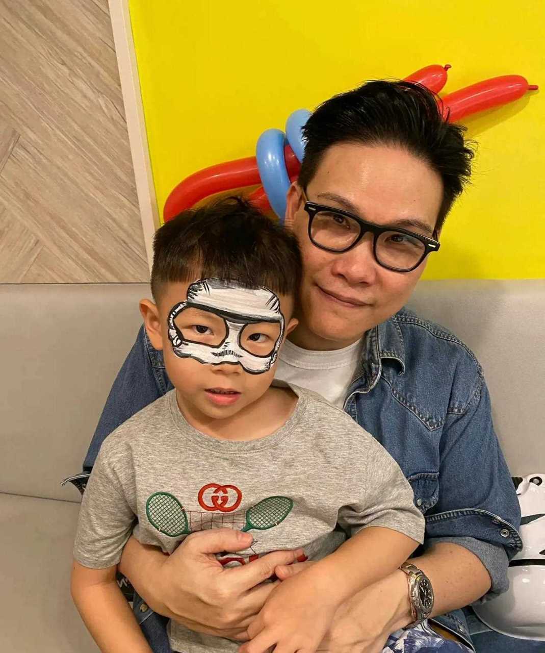 苏永康和高管老婆相恋8年后二婚,50岁老来得子,如今55了一家人经常晒