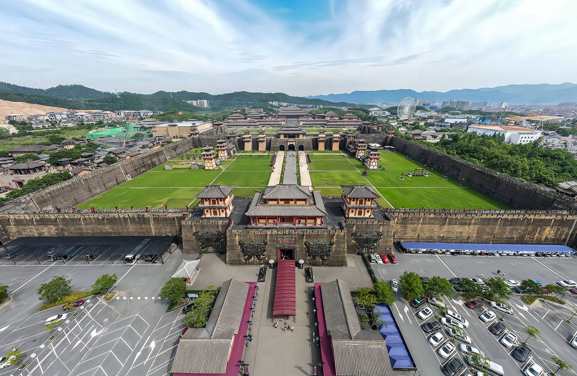 【这里是横店】横店影视城,位于浙江中部的东阳市横店镇,是我国乃至