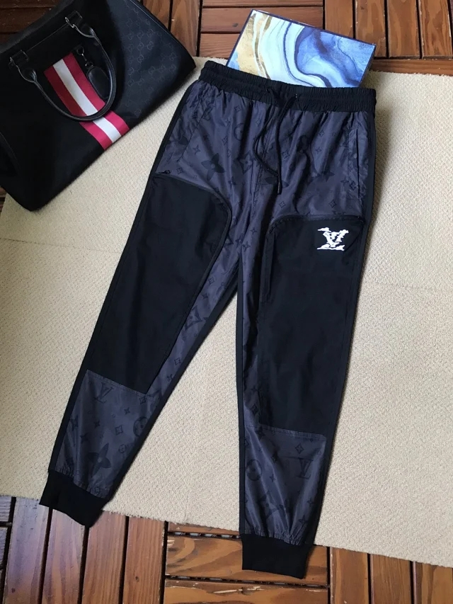 lv男士休闲裤印花工艺字母图案上身效果超赞