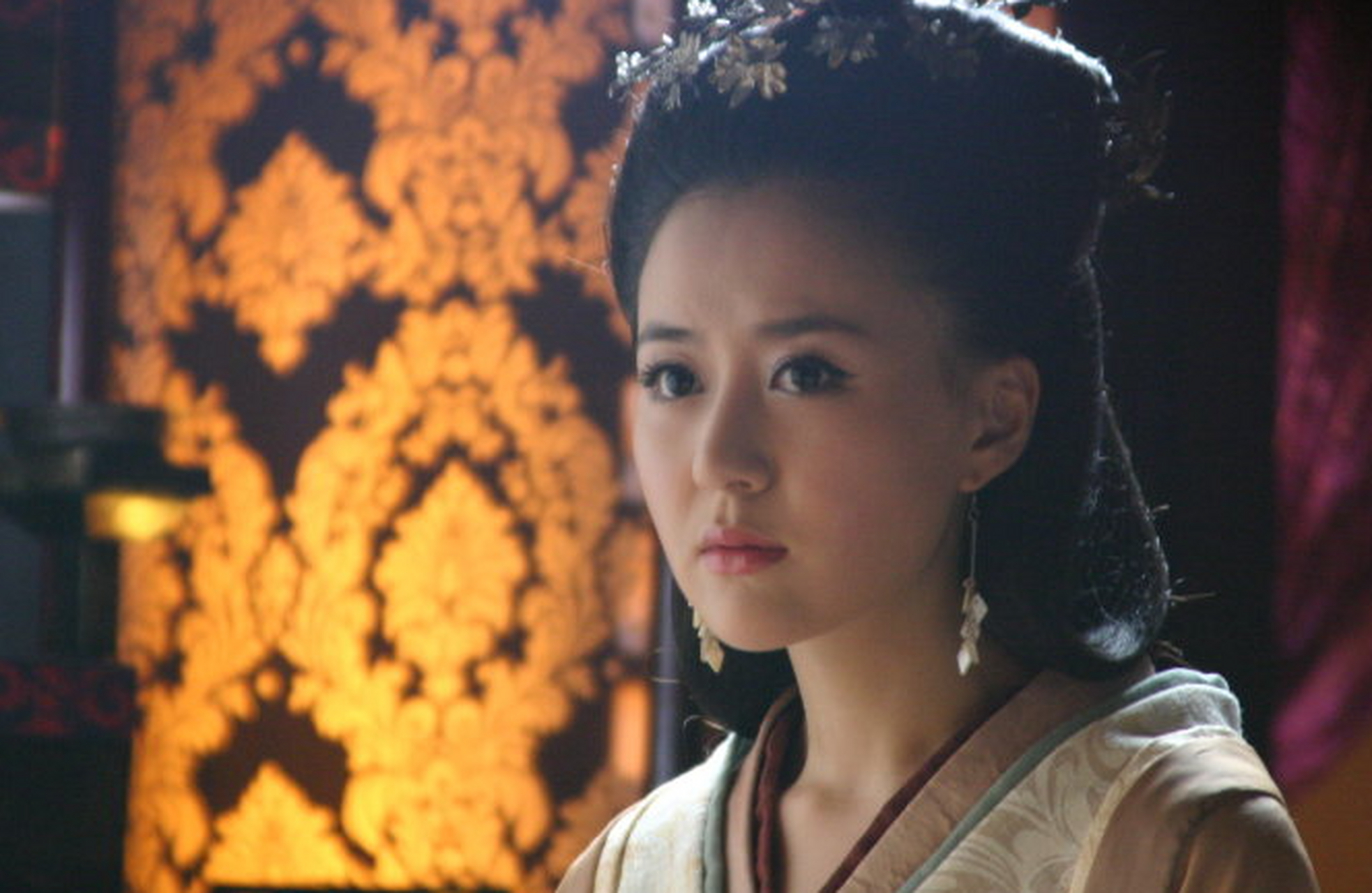 这居然是"美人心计"中的皇后子冉?