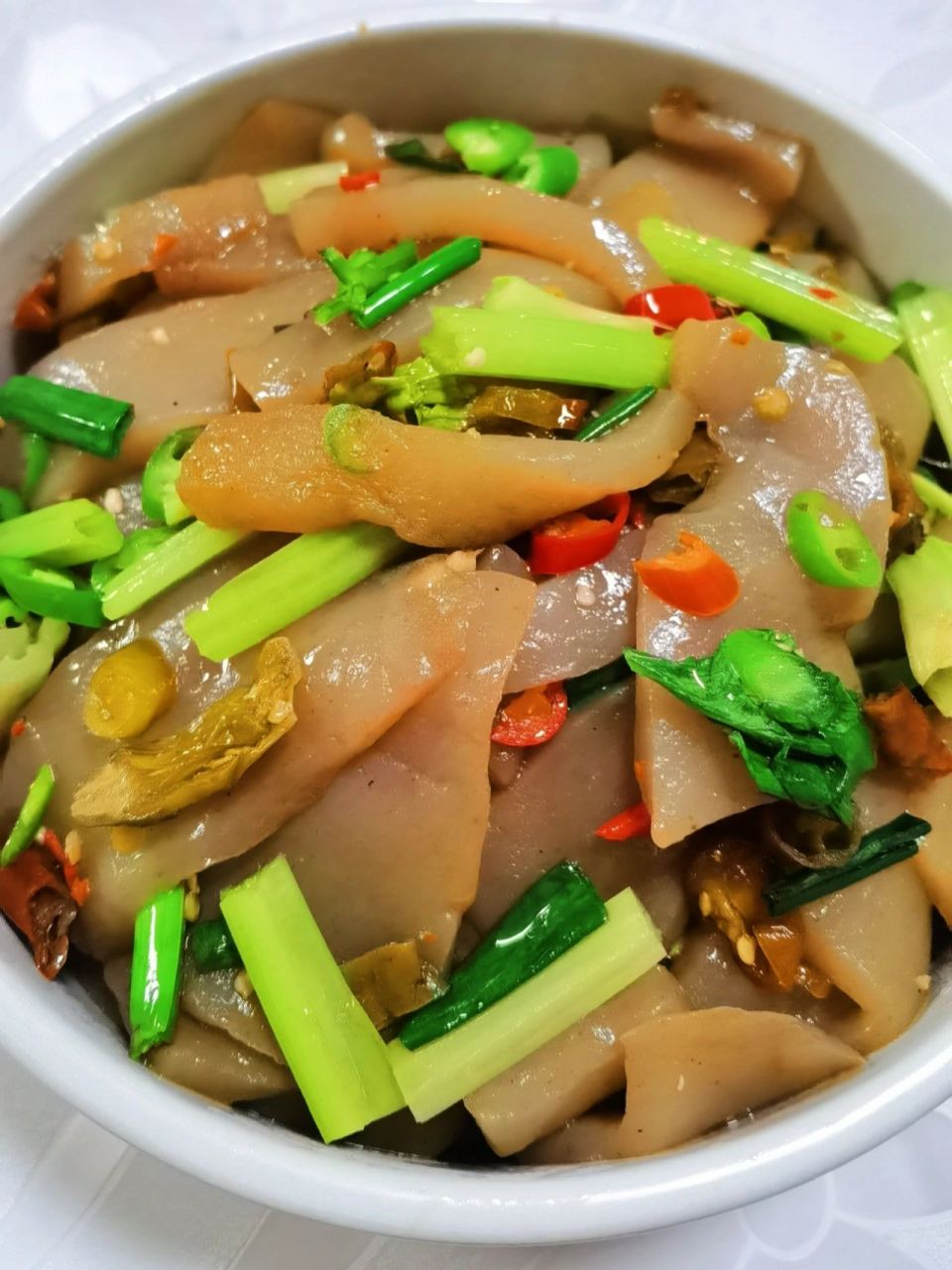 湖南家常菜,酸辣魔芋,超级过瘾,好开胃 这是我家餐桌每个月都会出现的